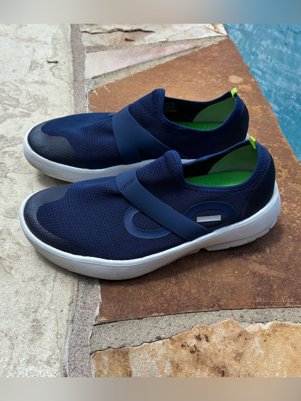 OOFOS OOmg Low Men’s Shoe